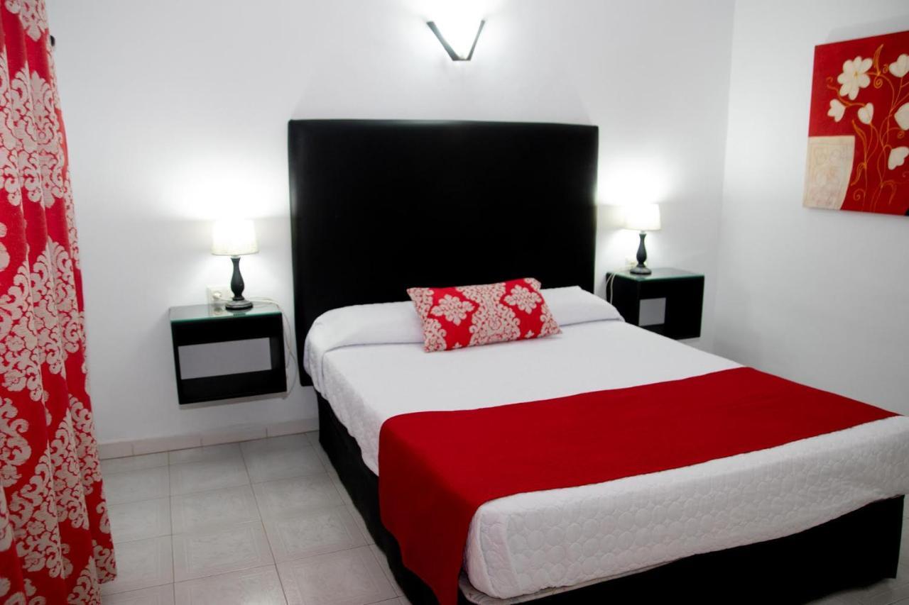 Hostal El Capi 자호라 외부 사진
